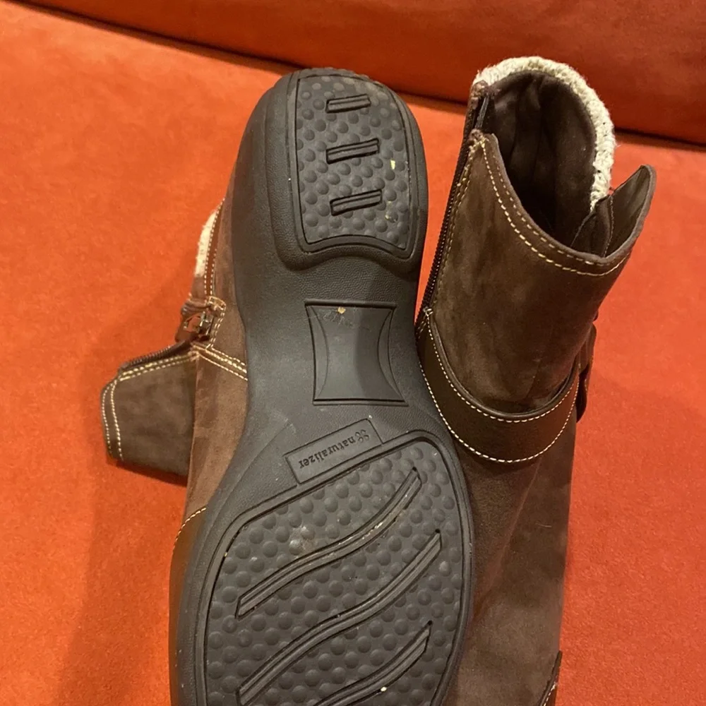 Naturalizer ankle brown leather boots 🥾 size 9